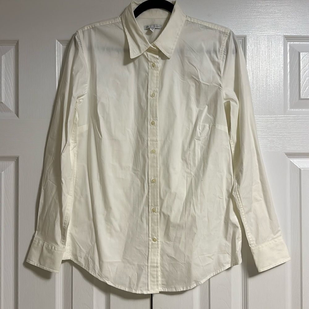 GAP Cream Button Down Shirt M NWT